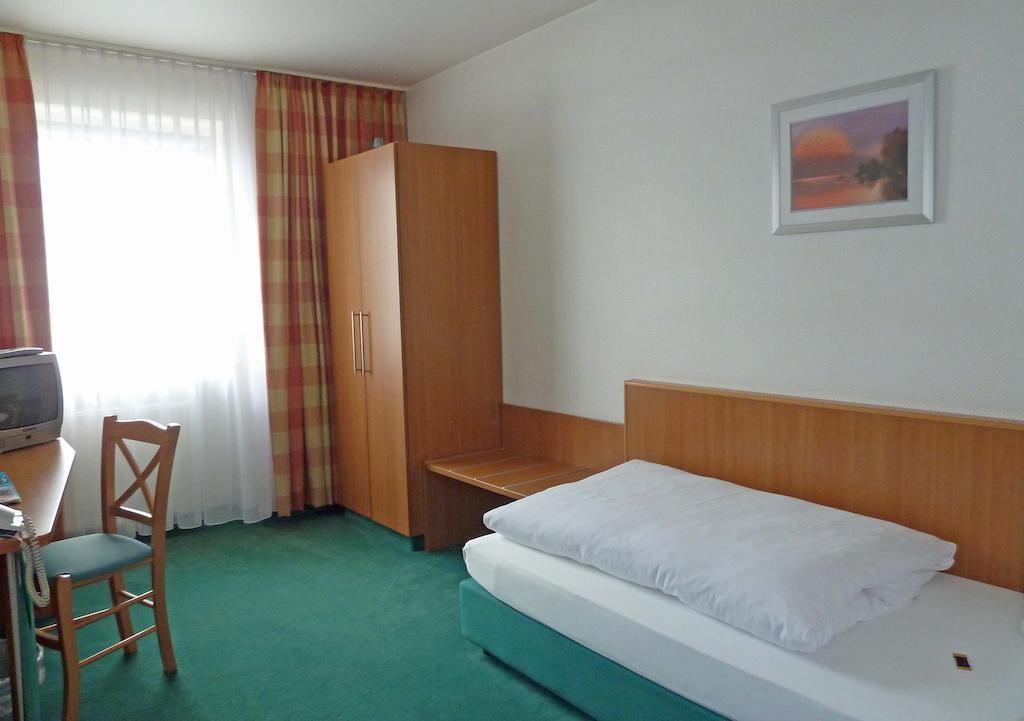 Landhotel Sulzbacher Hof Sulzbach  Phòng bức ảnh