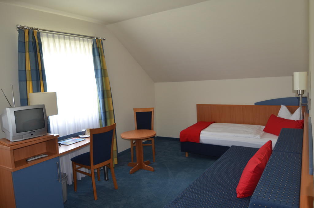 Landhotel Sulzbacher Hof Sulzbach  Phòng bức ảnh
