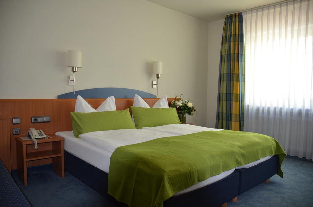 Landhotel Sulzbacher Hof Sulzbach  Phòng bức ảnh