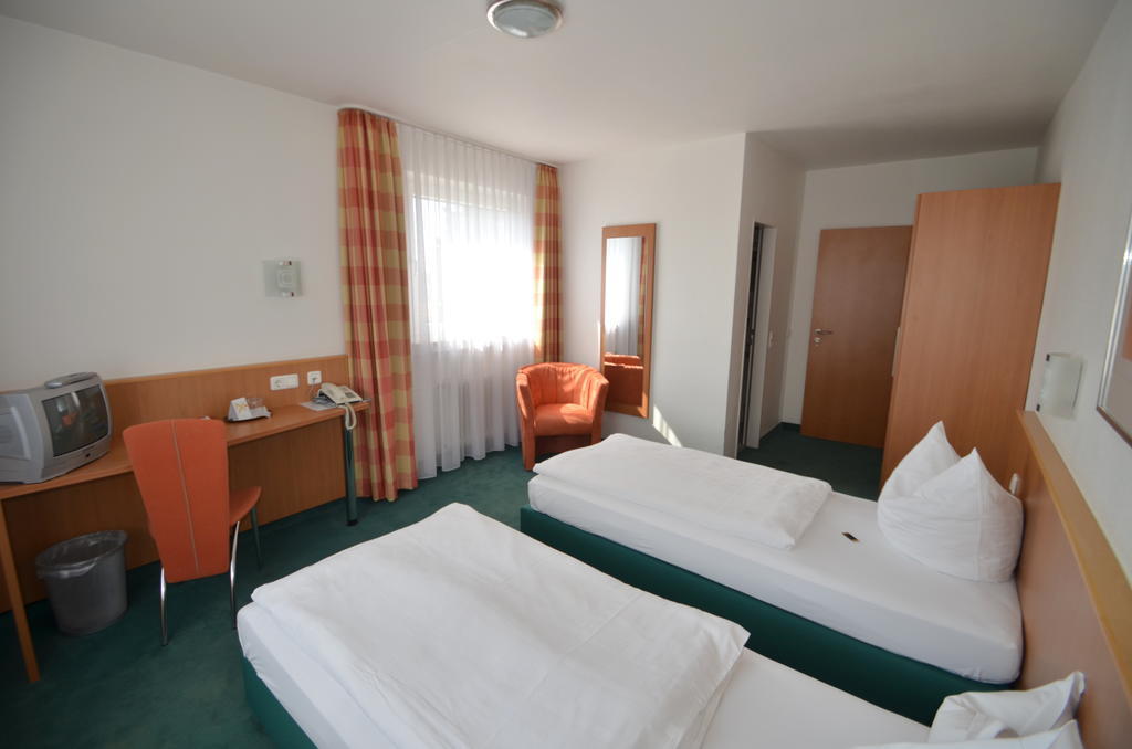 Landhotel Sulzbacher Hof Sulzbach  Phòng bức ảnh